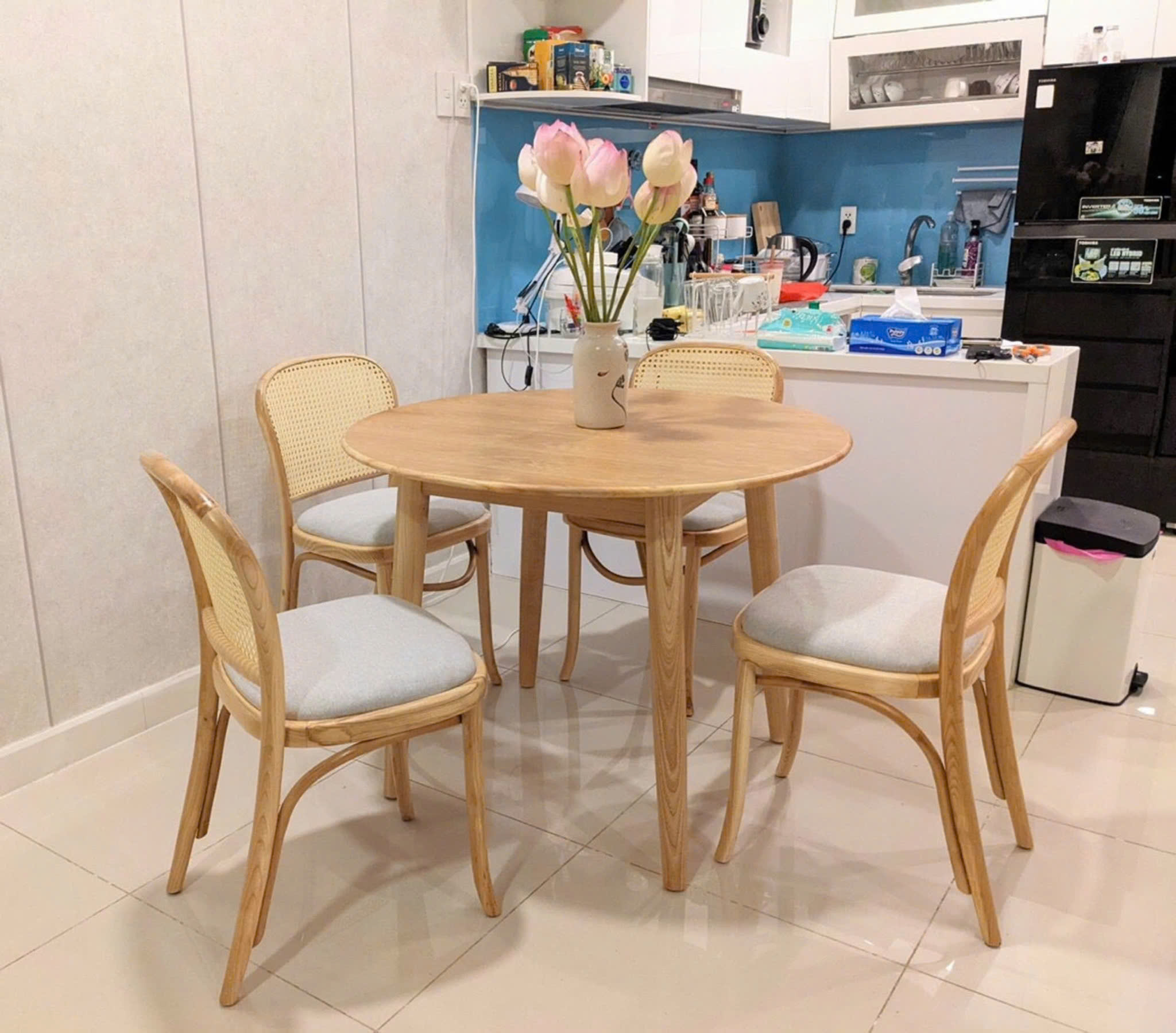 Bộ Bàn Ăn 4 Ghế Amelie – Z56