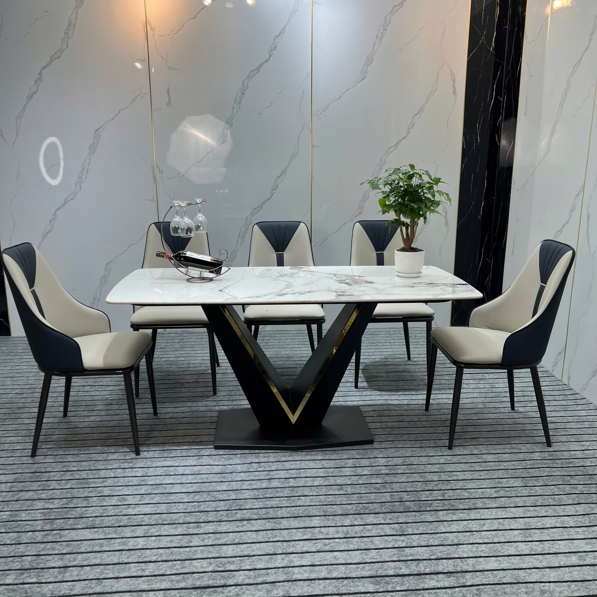 Bộ Bàn Ăn Chân Vinfast 4 Ghế Spot – Z86