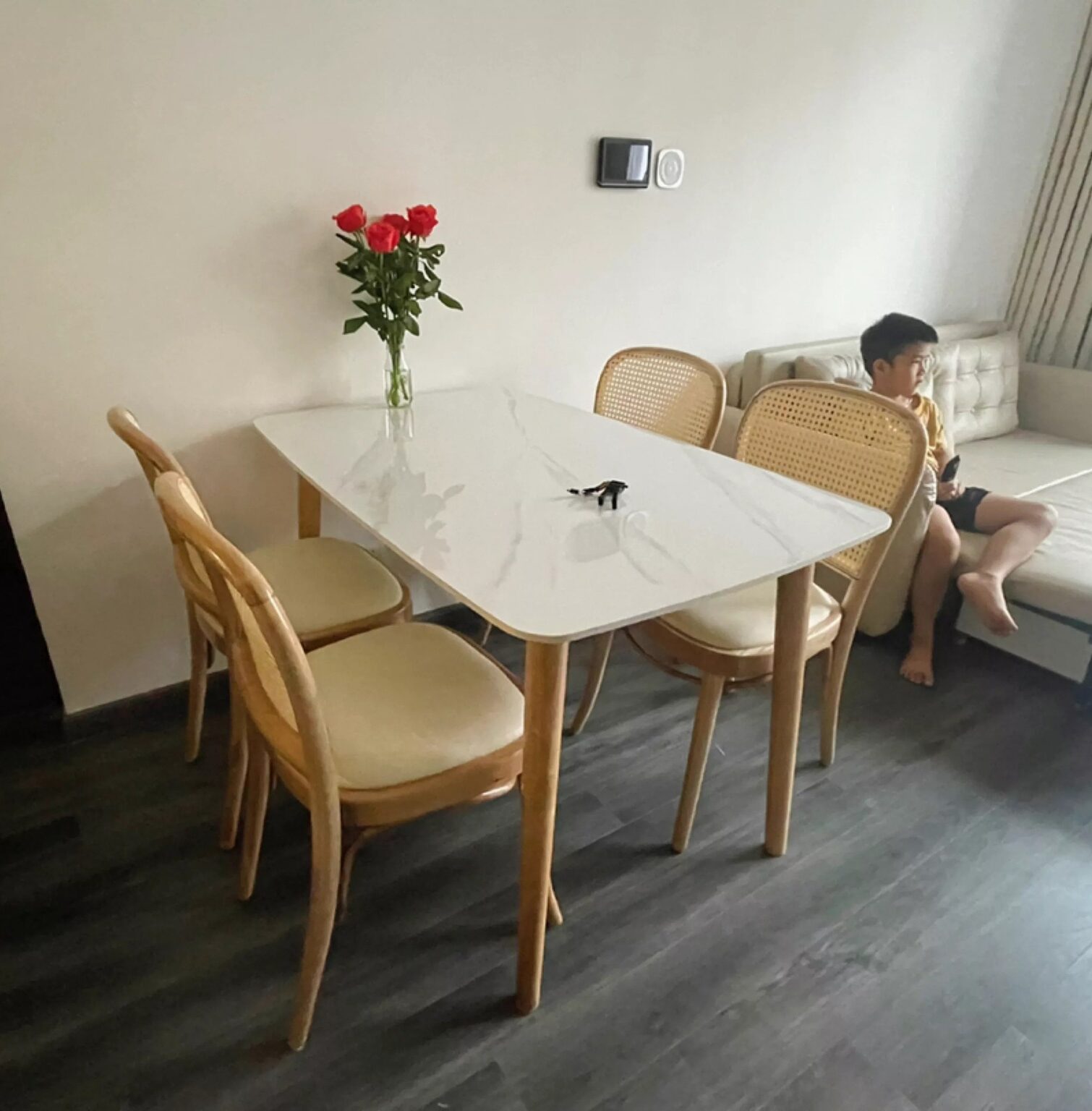 Bộ Bàn Ăn 4 Ghế Thonet Tựa Mây – Z127