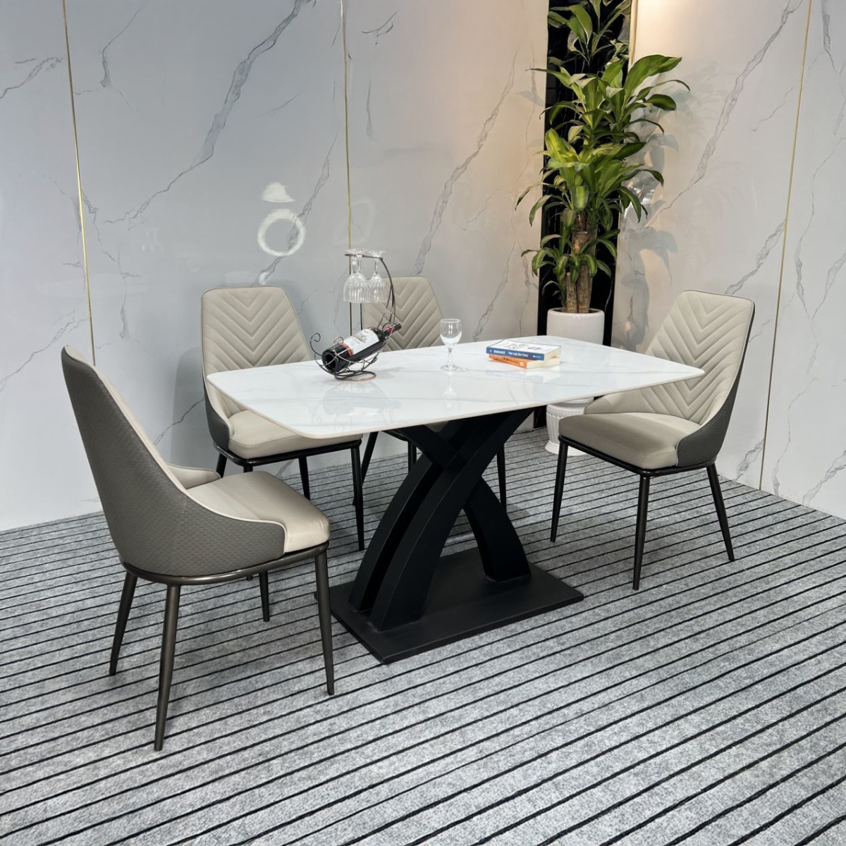 Bộ Bàn Ăn 4 Ghế Sang Trọng – Z122