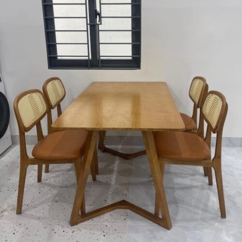 Bộ Bàn Ăn 4 Ghế Gỗ Tự Nhiên – Z24