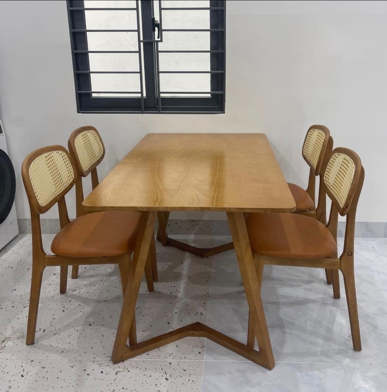 Bộ Bàn Ăn 4 Ghế Gỗ Tự Nhiên – Z24
