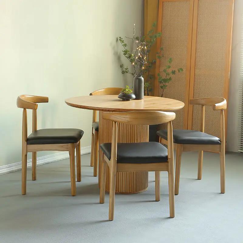 Bàn Ăn Tròn 4 Ghế Gỗ Tự Nhiên Hiện Đại – Z15